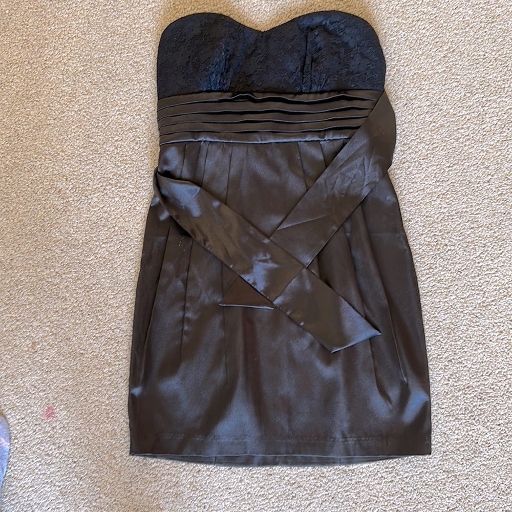 EUC mini strapless dress - small